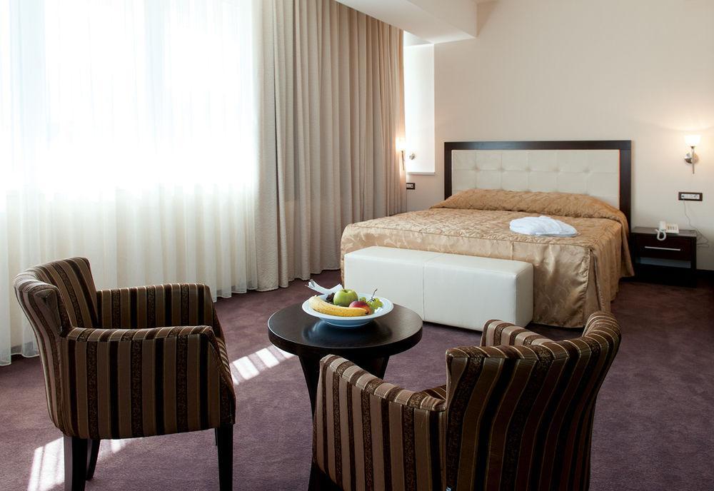 Tcc Grand Plaza Hotel Skopje Eksteriør billede