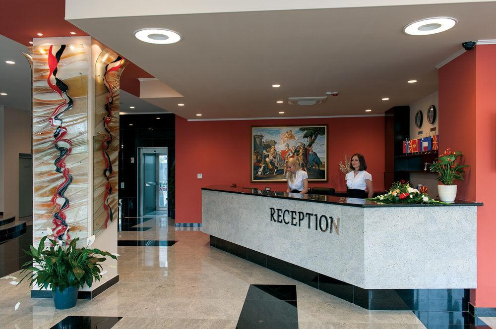 Tcc Grand Plaza Hotel Skopje Eksteriør billede