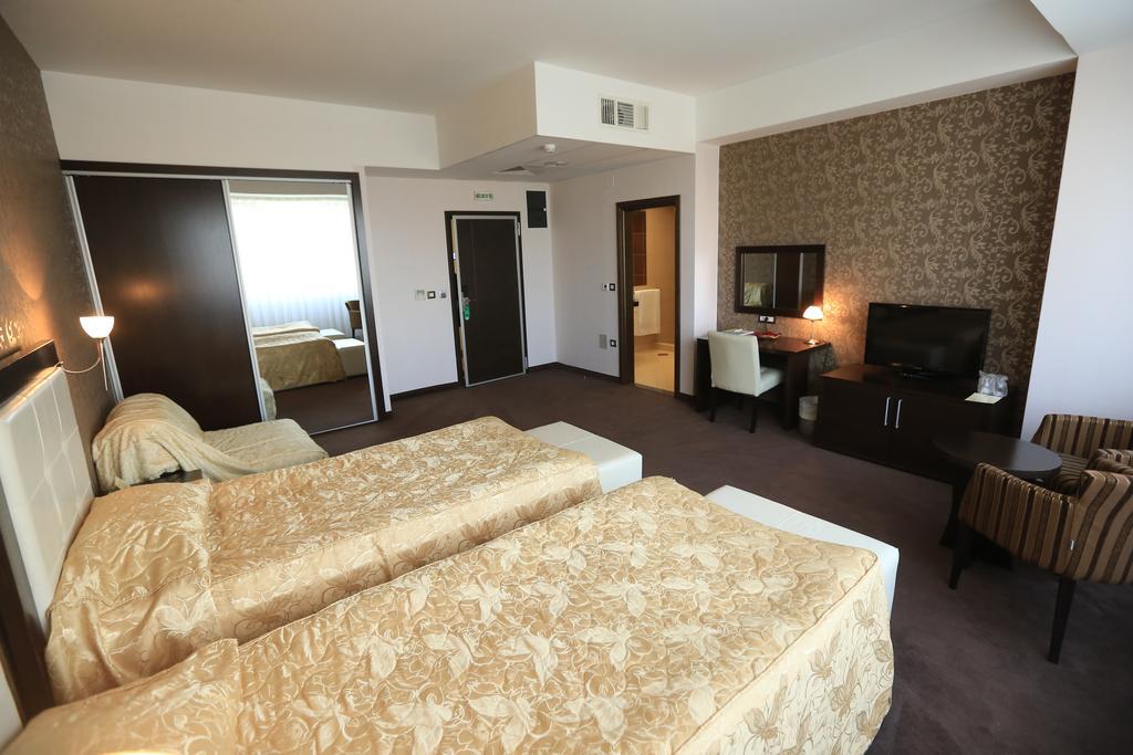 Tcc Grand Plaza Hotel Skopje Eksteriør billede