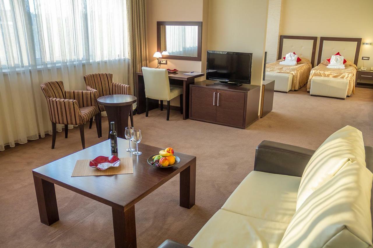 Tcc Grand Plaza Hotel Skopje Eksteriør billede